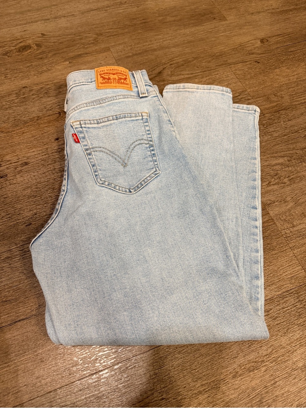 Levi's Women's Light Blue Straight Jeans